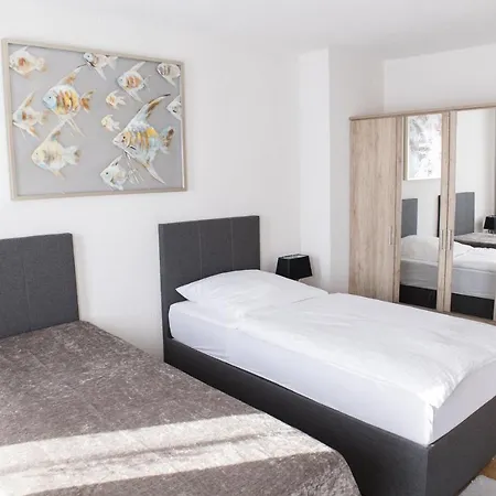 T&k Near Messe Fair Trade Düsseldorf Und Airport 1b Apartment *